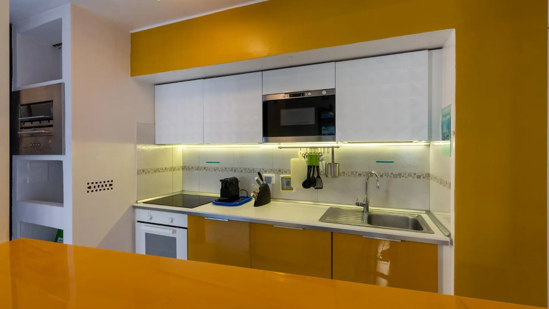 Villa Duomo Milan Luxury House Terrace Parking Garden 8 Bed 0*,  Italia
